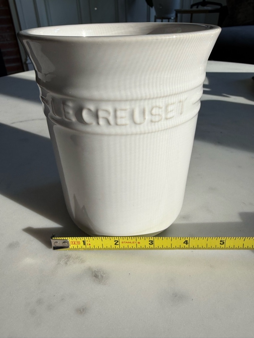 Le Creuset Cream Stoneware Utensil Crock - Picture 8 of 8